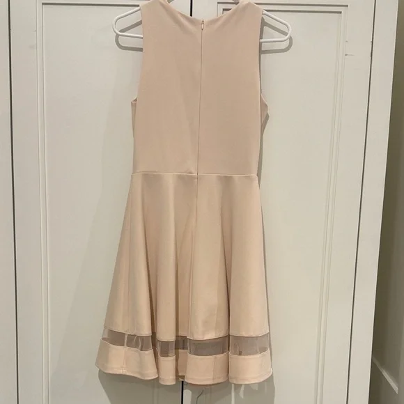 Lulu's Cream and sheer dress - Picture 3 of 3